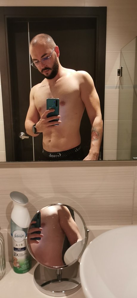 Nacktes geleaktes OnlyFans-Foto von Os