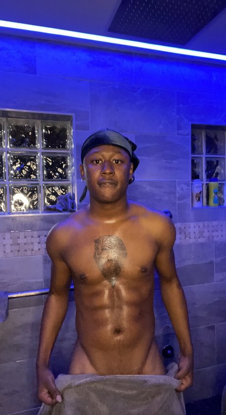 Nacktes geleaktes OnlyFans-Foto von Orum