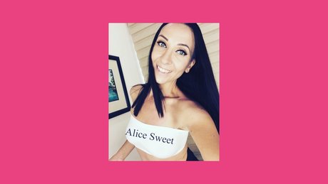 Nacktes geleaktes OnlyFans-Foto von Alice Sweet
