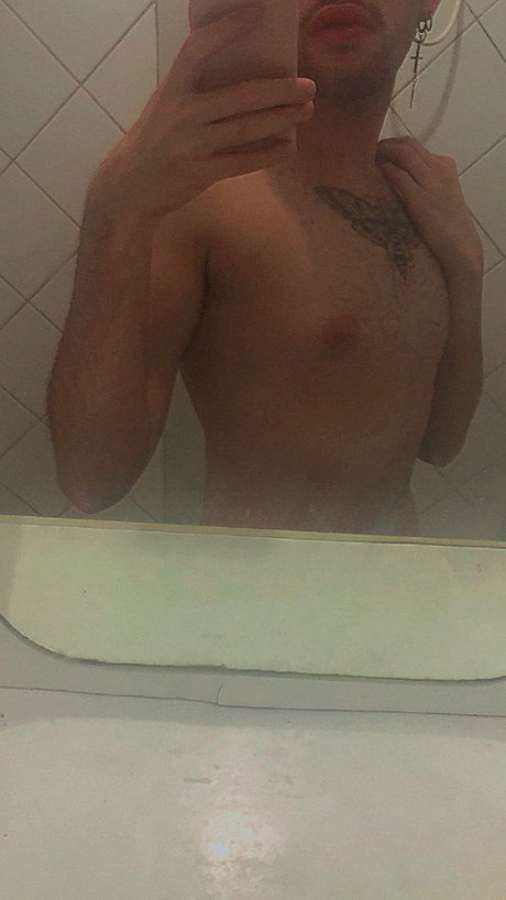 Nacktes geleaktes OnlyFans-Foto von Alan Junior