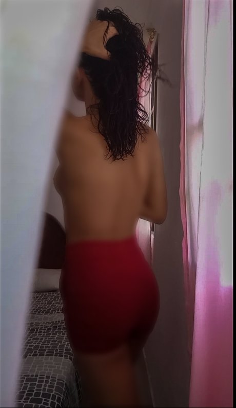 Nacktes geleaktes OnlyFans-Foto von Olnia