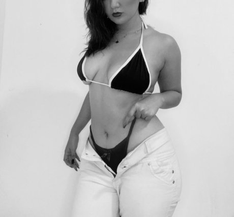 Nacktes geleaktes OnlyFans-Foto von Paris Mor