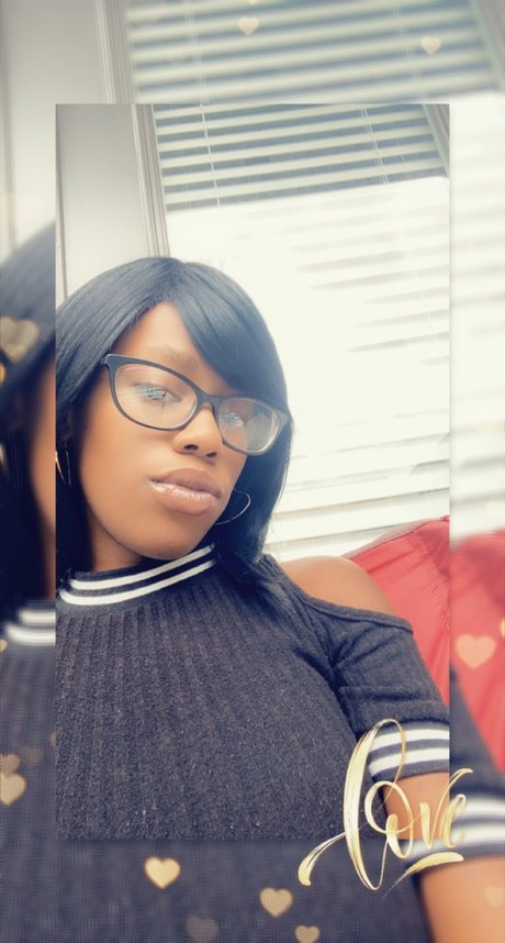 Nacktes geleaktes OnlyFans-Foto von Paradise