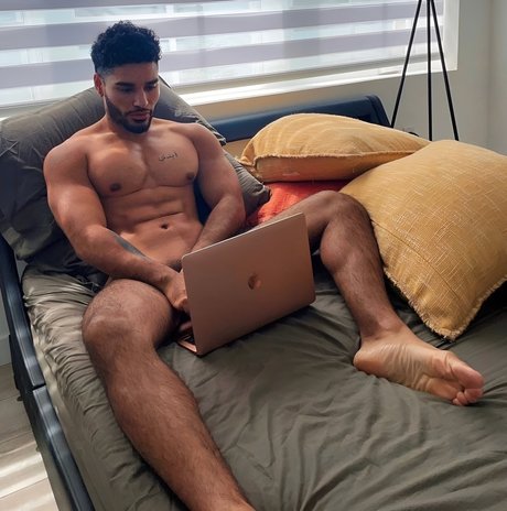 Nacktes geleaktes OnlyFans-Foto von Papirican