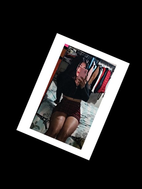 Nacktes geleaktes OnlyFans-Foto von Paola 