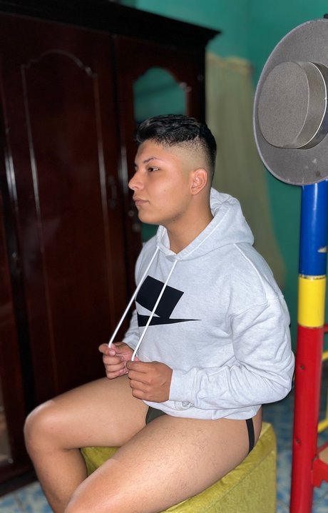 Nacktes geleaktes OnlyFans-Foto von Buda