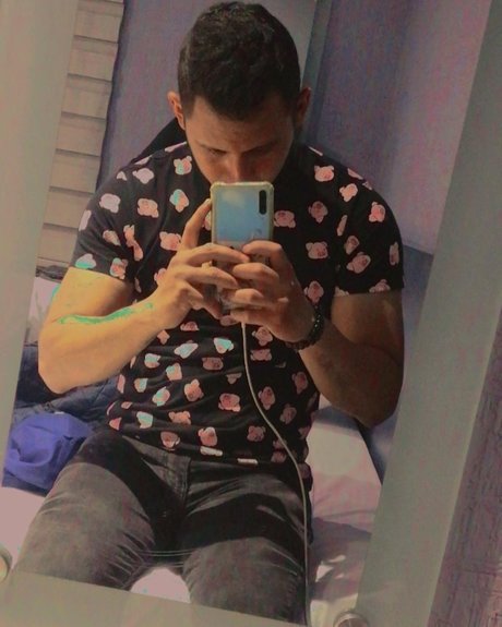 Nacktes geleaktes OnlyFans-Foto von Alanzin