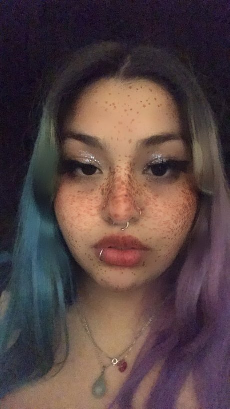 Nacktes geleaktes OnlyFans-Foto von Mimi