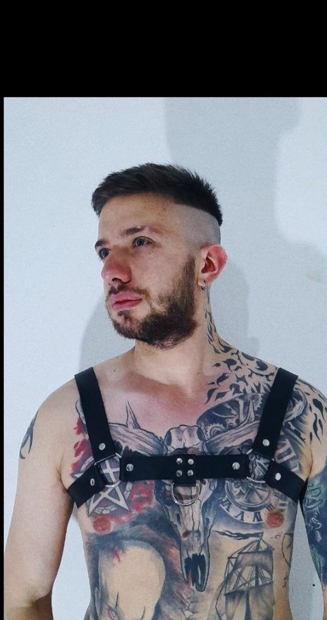Nacktes geleaktes OnlyFans-Foto von Perseo Megalos