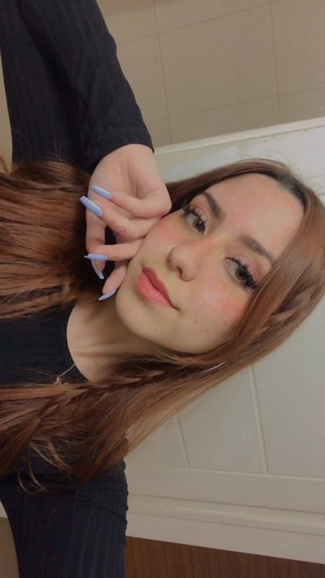 Nacktes geleaktes OnlyFans-Foto von Persfone