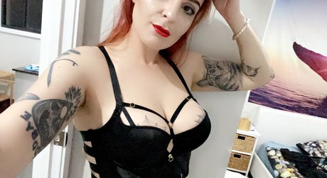 Nacktes geleaktes OnlyFans-Foto von Penny Deadful