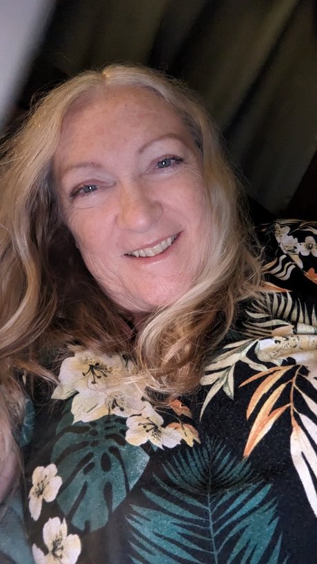 Nacktes geleaktes OnlyFans-Foto von Peggy Mature Profile Updated 12123