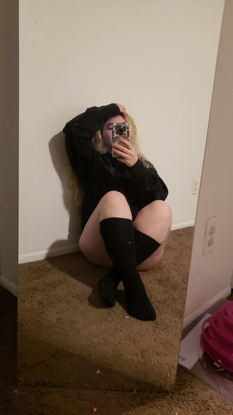 Nacktes geleaktes OnlyFans-Foto von Pecha