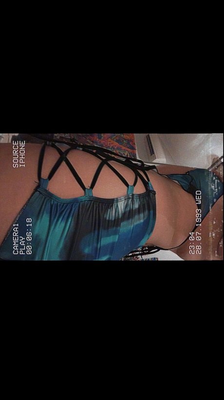Nacktes geleaktes OnlyFans-Foto von Pearl