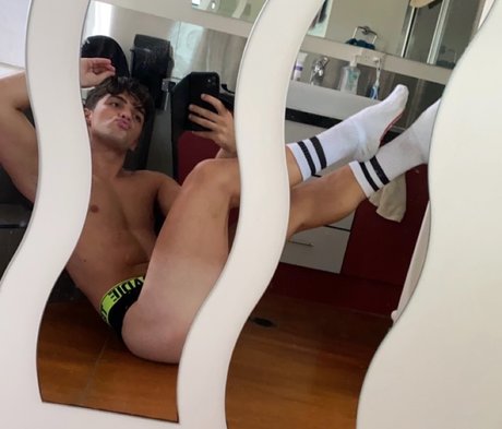 Nacktes geleaktes OnlyFans-Foto von Peachy101