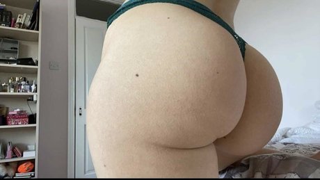 Nacktes geleaktes OnlyFans-Foto von Peachysens