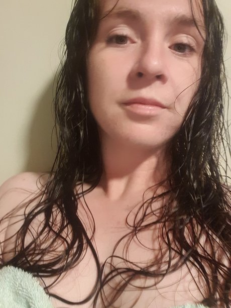Nacktes geleaktes OnlyFans-Foto von Peach