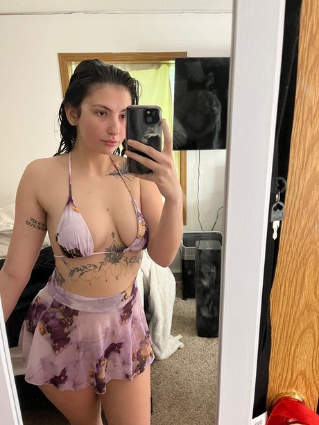 Nacktes geleaktes OnlyFans-Foto von Babygirl