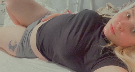 Nacktes geleaktes OnlyFans-Foto von Claire