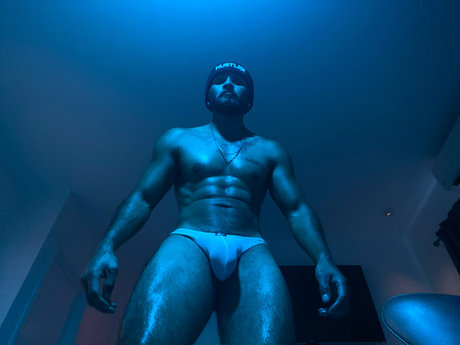 Nacktes geleaktes OnlyFans-Foto von Daddyzroom