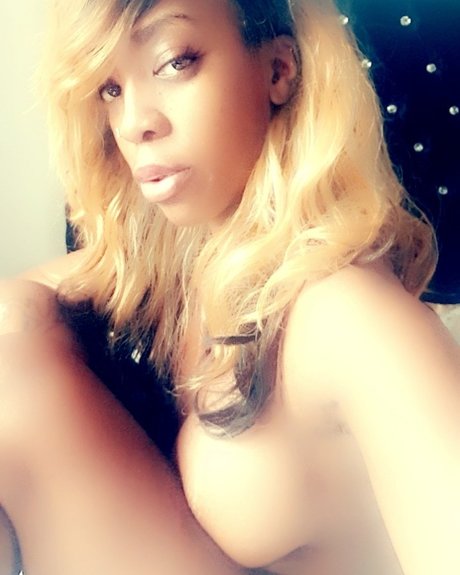 Nacktes geleaktes OnlyFans-Foto von Dawn Carter