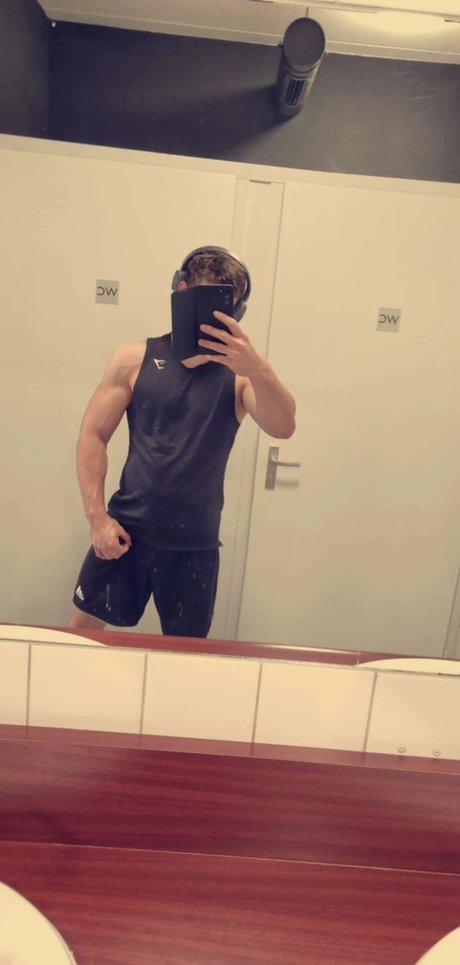 Nacktes geleaktes OnlyFans-Foto von Picashow1997