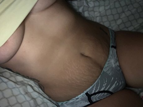 Nacktes geleaktes OnlyFans-Foto von Thicc Peach