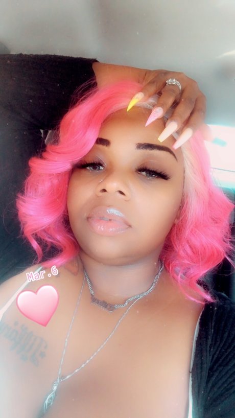 Nacktes geleaktes OnlyFans-Foto von Cinnamon Valentine Free