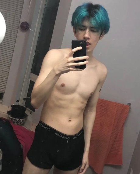 Nacktes geleaktes OnlyFans-Foto von Pluto Boy
