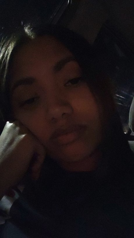 Nacktes geleaktes OnlyFans-Foto von Reynaa