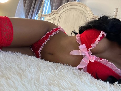 Nacktes geleaktes OnlyFans-Foto von Petite Ebony