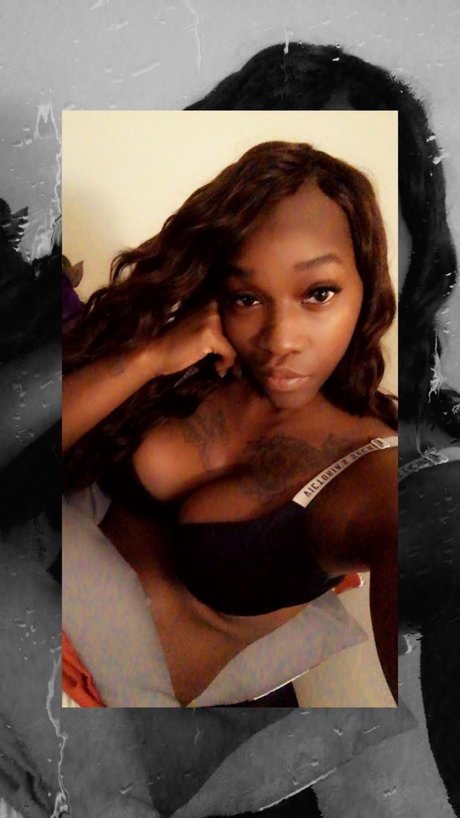 Nacktes geleaktes OnlyFans-Foto von Bald And Chocolate