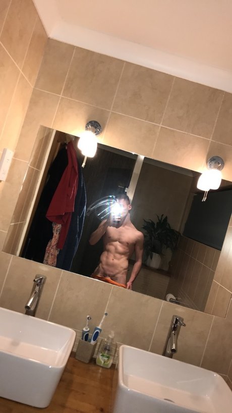 Nacktes geleaktes OnlyFans-Foto von Ch0ke And Veins