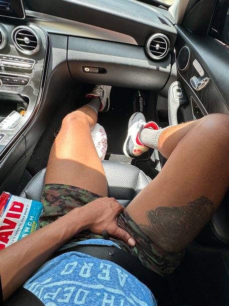 Nacktes geleaktes OnlyFans-Foto von Papa