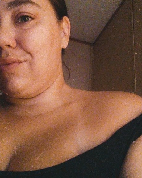 Nacktes geleaktes OnlyFans-Foto von Plaid Uni