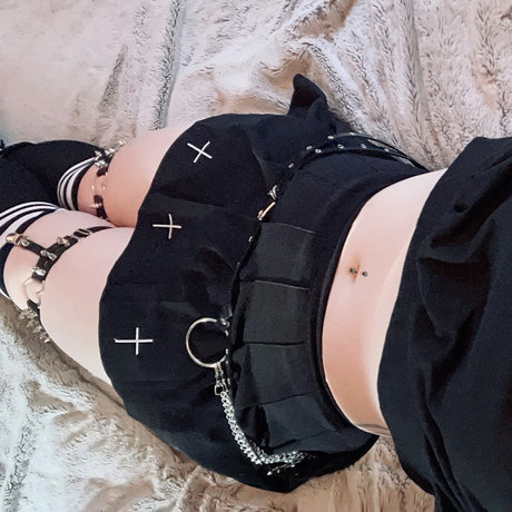 Nacktes geleaktes OnlyFans-Foto von Pixie Riot