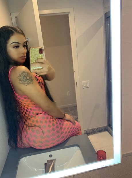 Nacktes geleaktes OnlyFans-Foto von Asia Alleyne