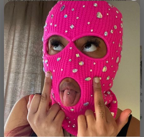 Nacktes geleaktes OnlyFans-Foto von Pinky