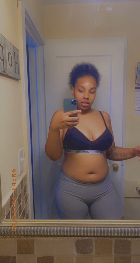 Nacktes geleaktes OnlyFans-Foto von Darnajia Jackson
