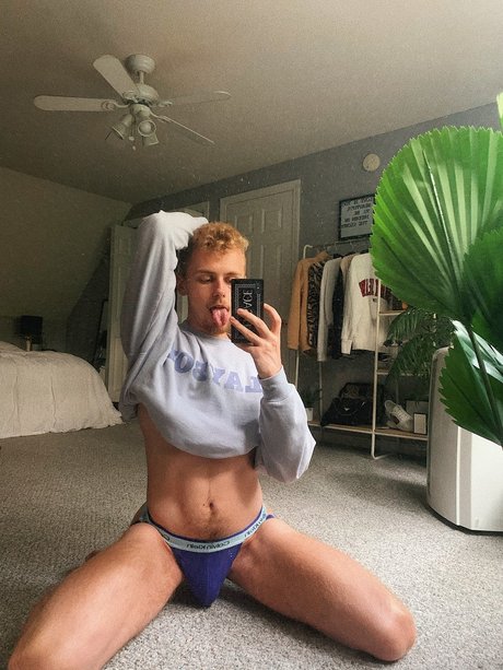 Nacktes geleaktes OnlyFans-Foto von Cj
