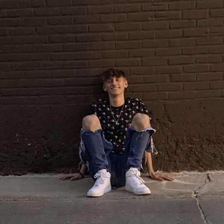 Nacktes geleaktes OnlyFans-Foto von Tristan Selland