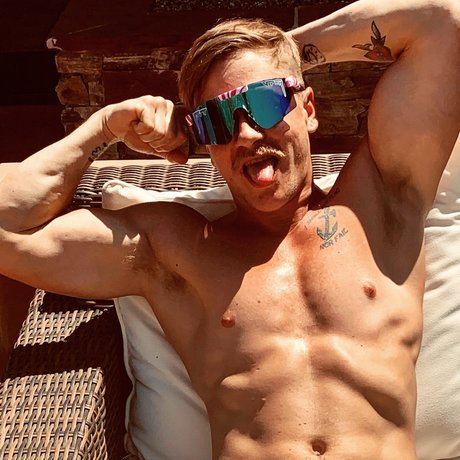 Nacktes geleaktes OnlyFans-Foto von Chris Blades