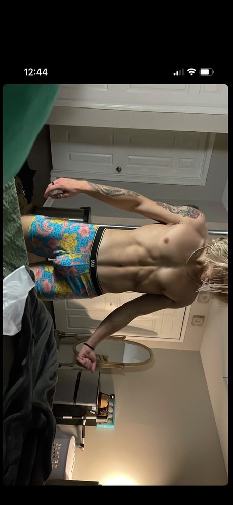 Nacktes geleaktes OnlyFans-Foto von Christian Grey