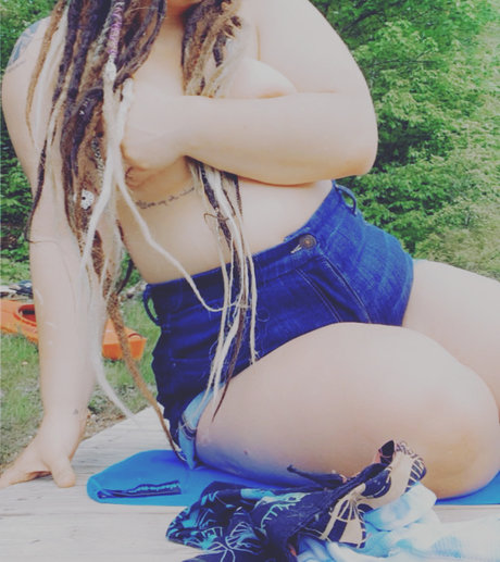 Nacktes geleaktes OnlyFans-Foto von Kitty