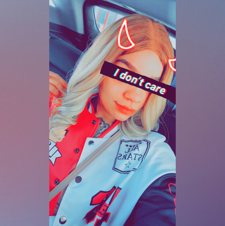 Nacktes geleaktes OnlyFans-Foto von Royalteaa