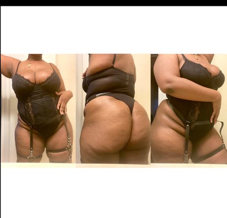 Nacktes geleaktes OnlyFans-Foto von Shy Cocoa