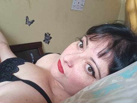 Nacktes geleaktes OnlyFans-Foto von Porcelaindoll