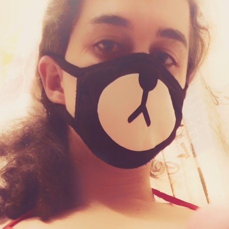 Nacktes geleaktes OnlyFans-Foto von Pocketlint 3