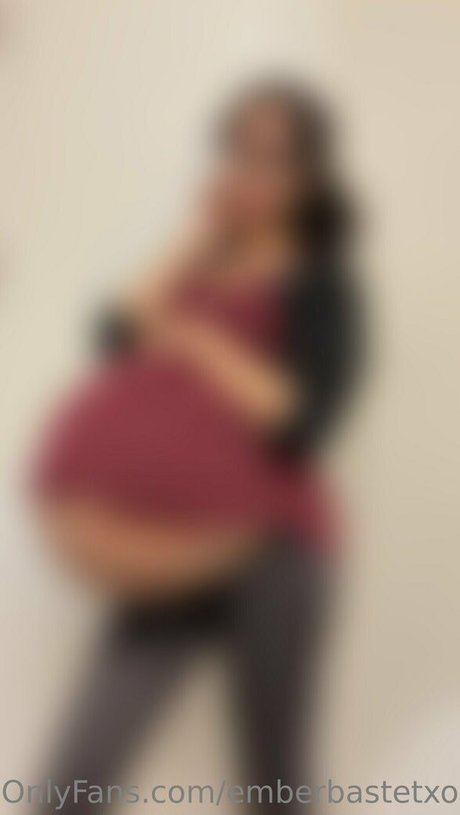 Nacktes geleaktes OnlyFans-Foto von Emberbastetxo