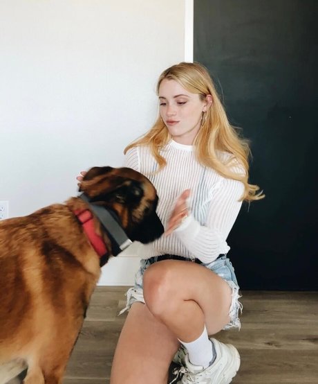 Nacktes geleaktes OnlyFans-Foto von Violet Brinson